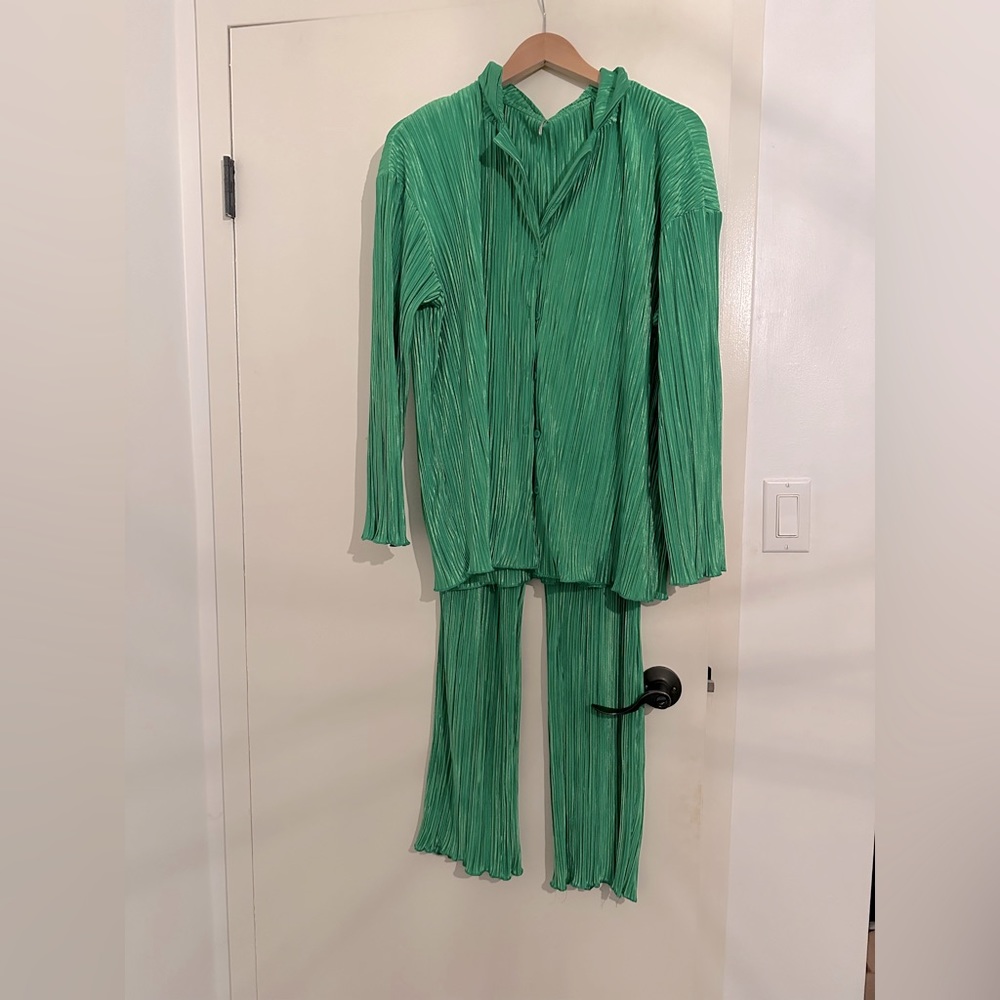 Two piece green set